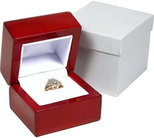 Izložba nakita u poklon kutiji s prstenom od ružinog drveta