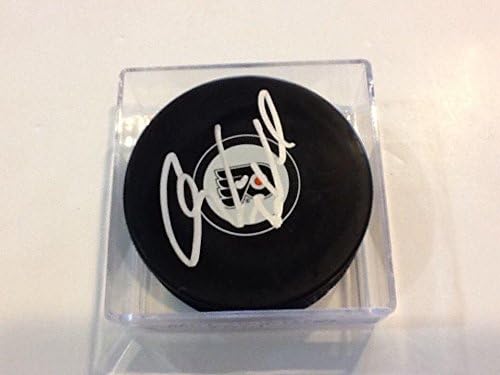 Chris Vandevelde potpisao je hokejaški pak filadelfijski letači s autogramom od MPD-a